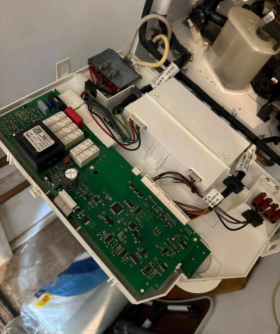 Thermostat and PCB Replaced in Arnold
